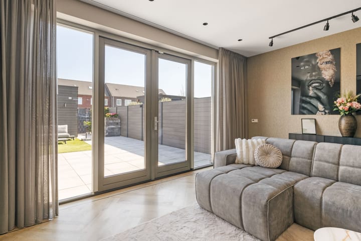 Photo 7 of Lekstraat 136