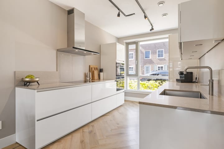 Photo 13 of Lekstraat 136