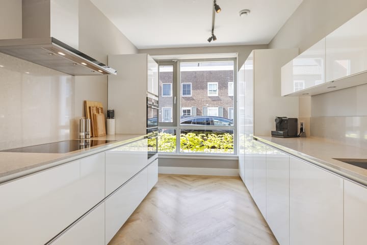 Photo 14 of Lekstraat 136