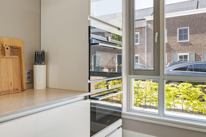 Photo 15 of Lekstraat 136