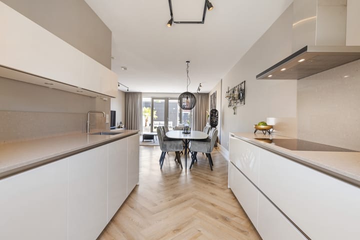 Photo 17 of Lekstraat 136