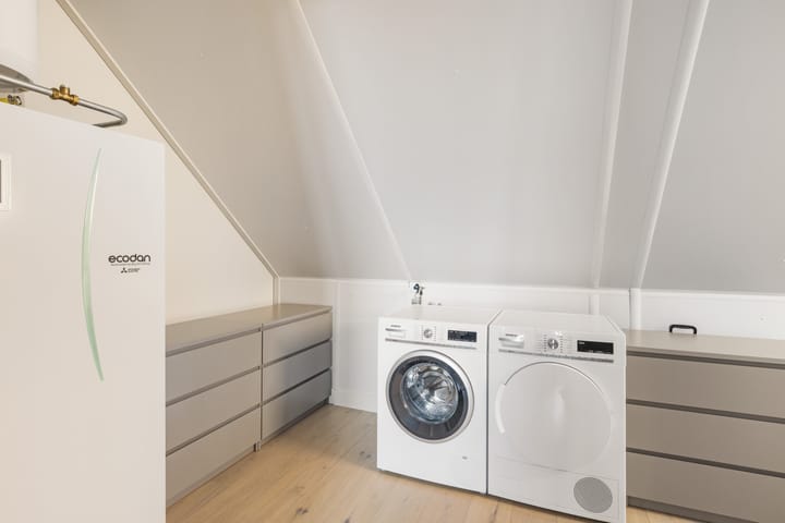 Photo 36 of Lekstraat 136