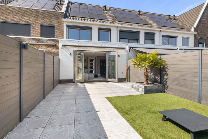 Photo 42 of Lekstraat 136