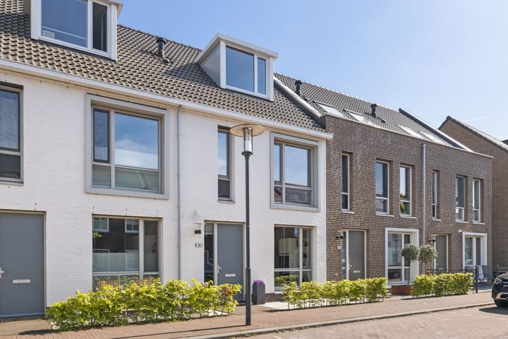 Photo 46 of Lekstraat 136