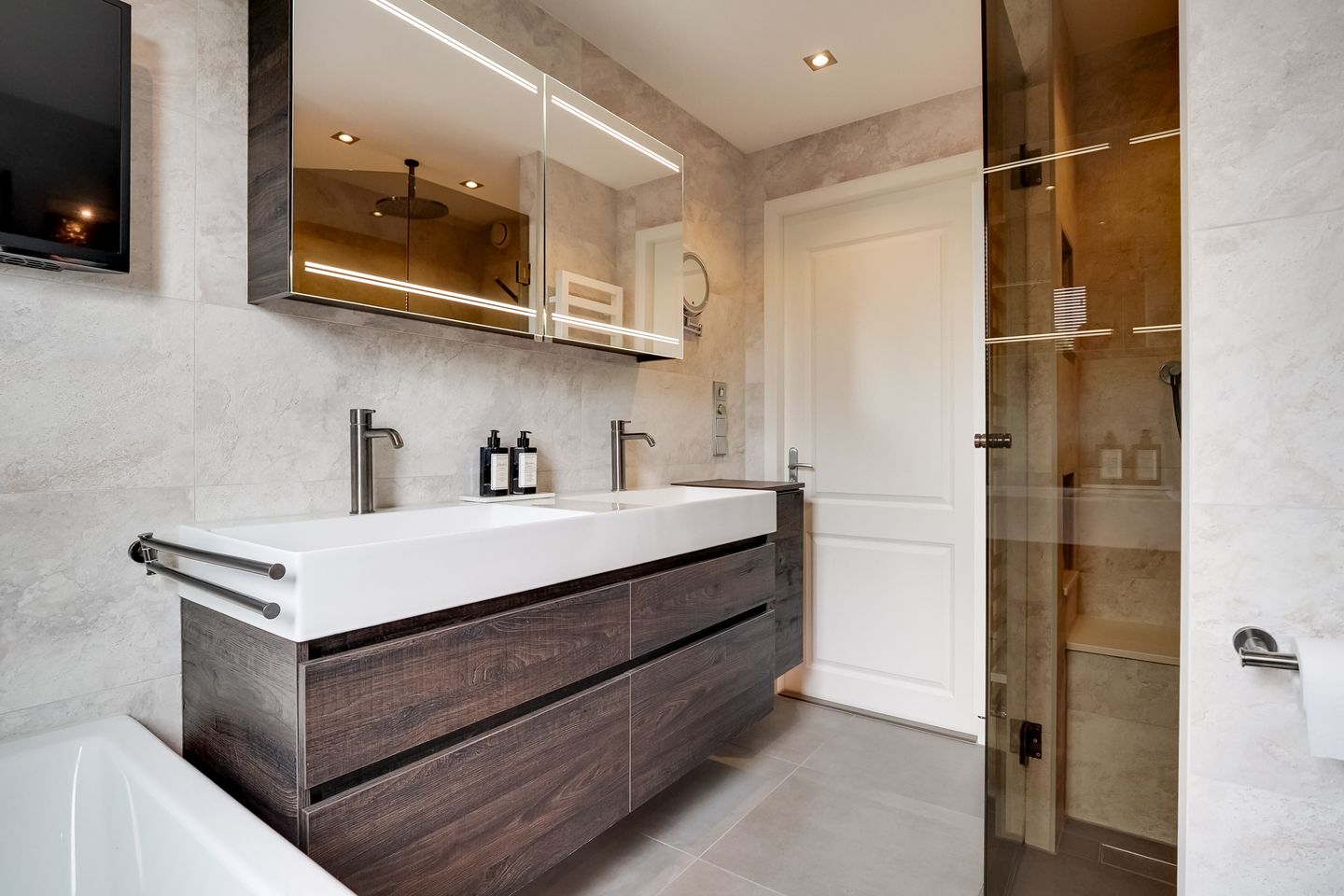 Foto 49 van Kaper 46