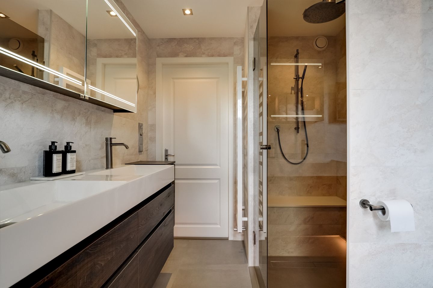 Foto 50 van Kaper 46