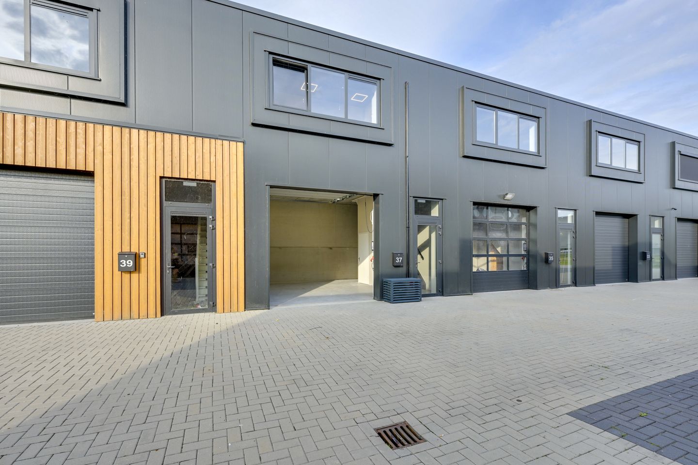 Bekijk foto 1 van Dijkleger 37
