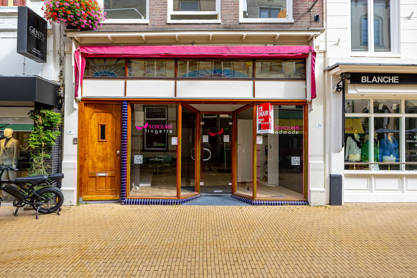 View photo 2 of Zwanestraat 39
