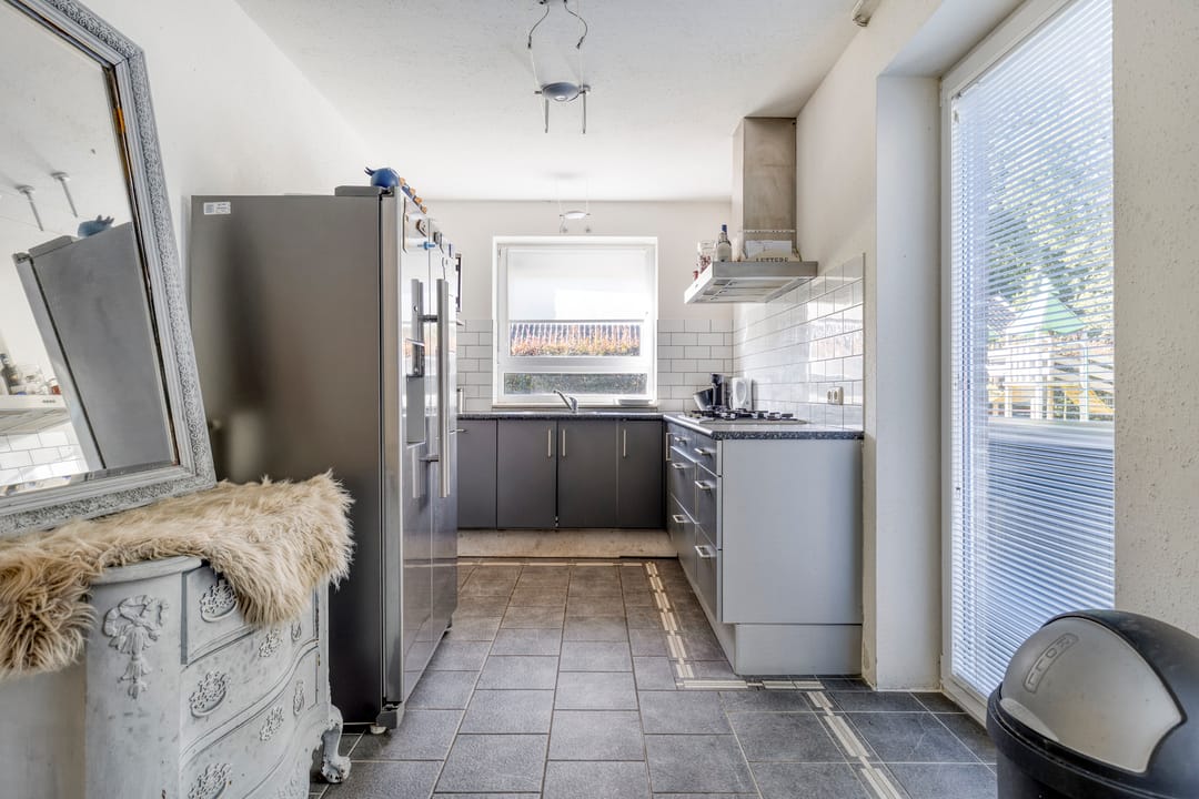 Photo 13 of Burgemeester Venemastraat 46-A