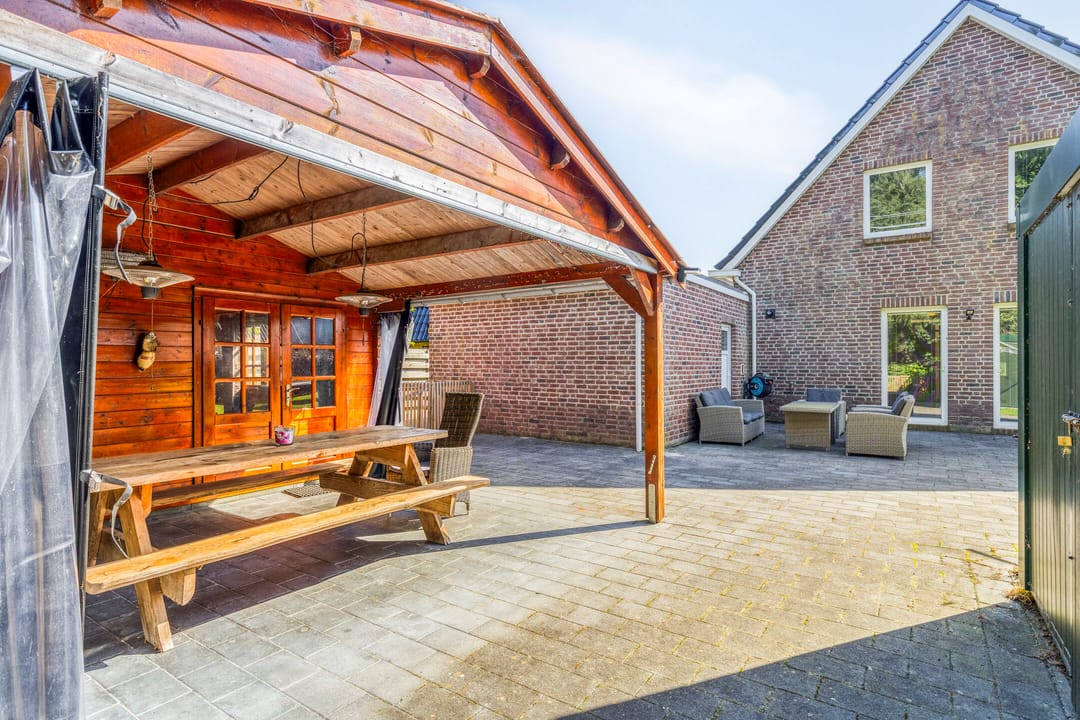 Photo 32 of Burgemeester Venemastraat 46-A