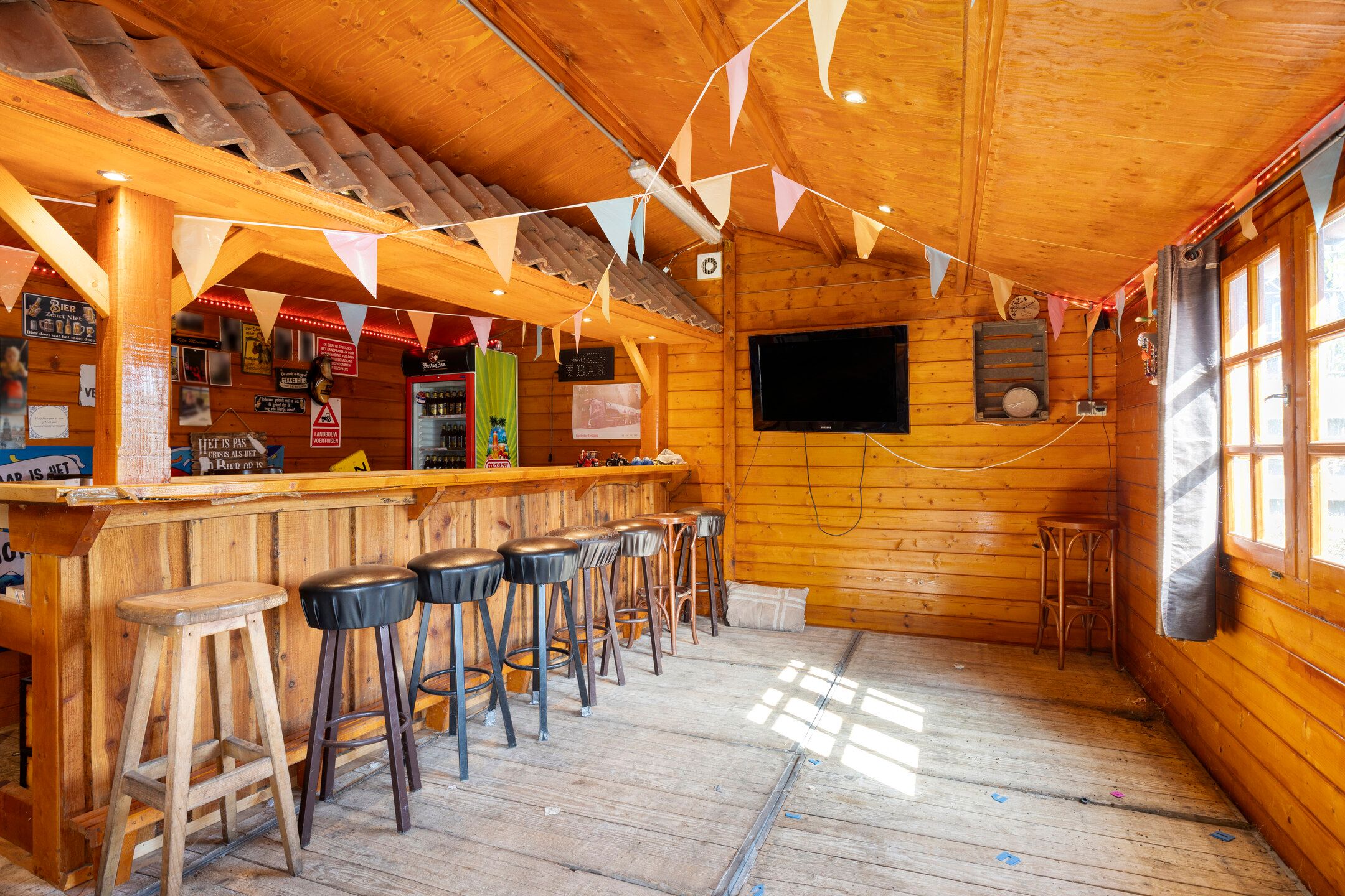 Photo 33 of Burgemeester Venemastraat 46-A