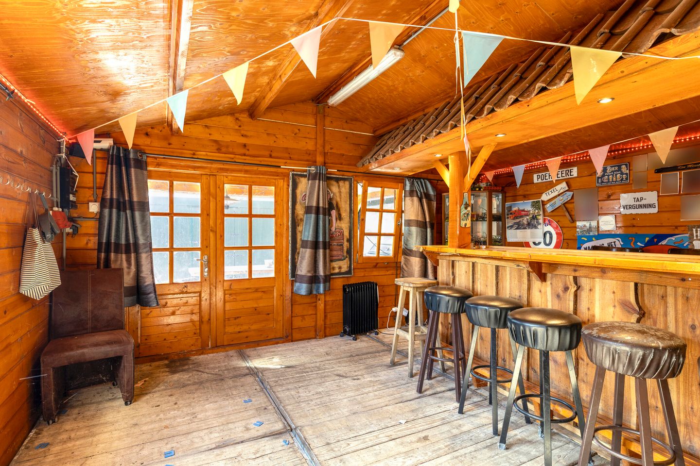 Photo 34 of Burgemeester Venemastraat 46-A