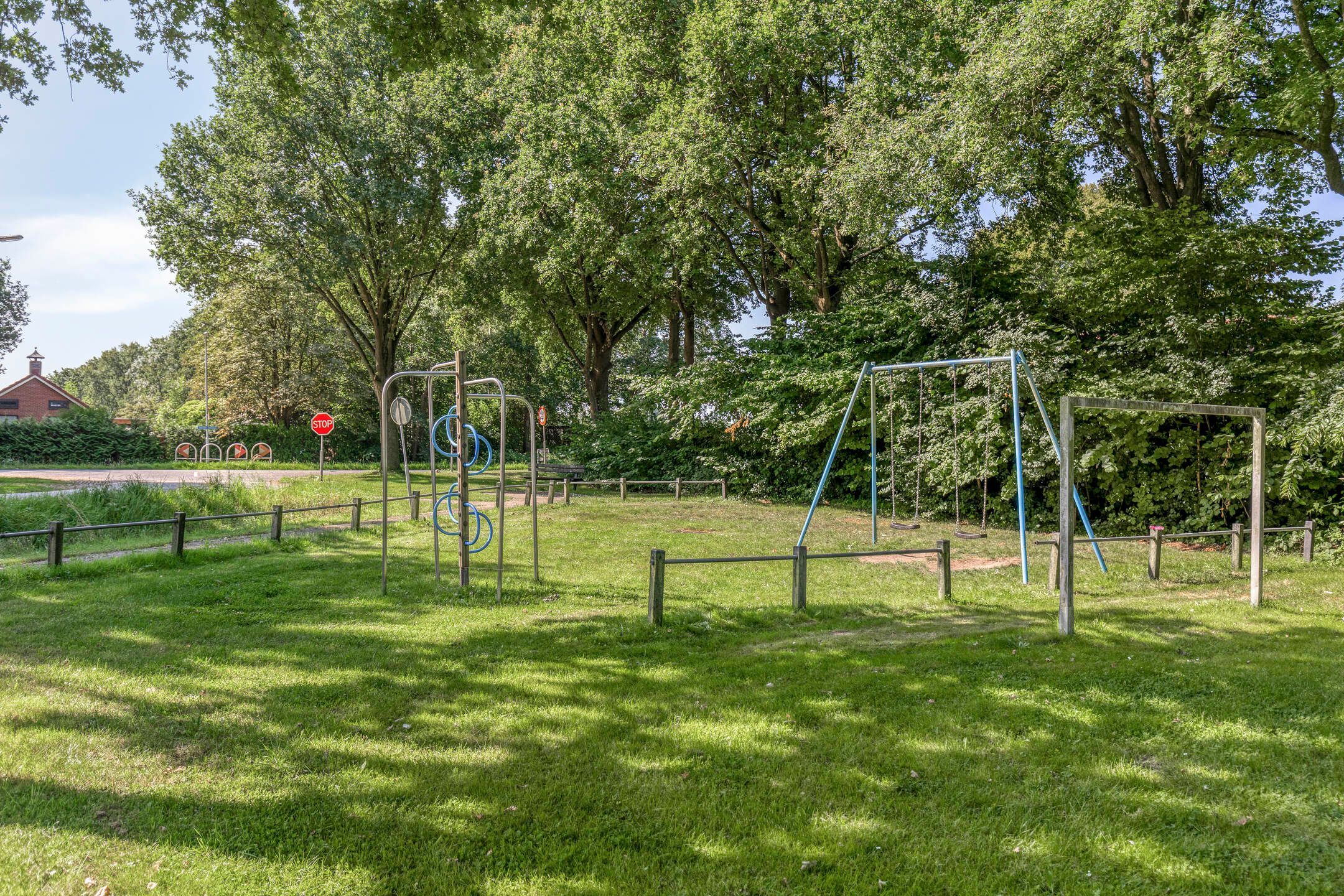 Photo 39 of Burgemeester Venemastraat 46-A