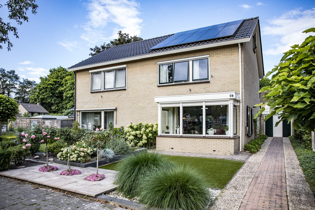 Foto 1 van Kamillelaan 19