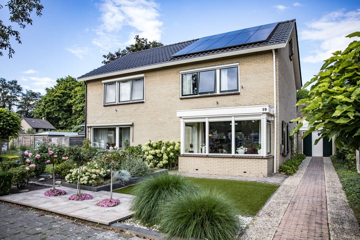 Foto 1 van Kamillelaan 19