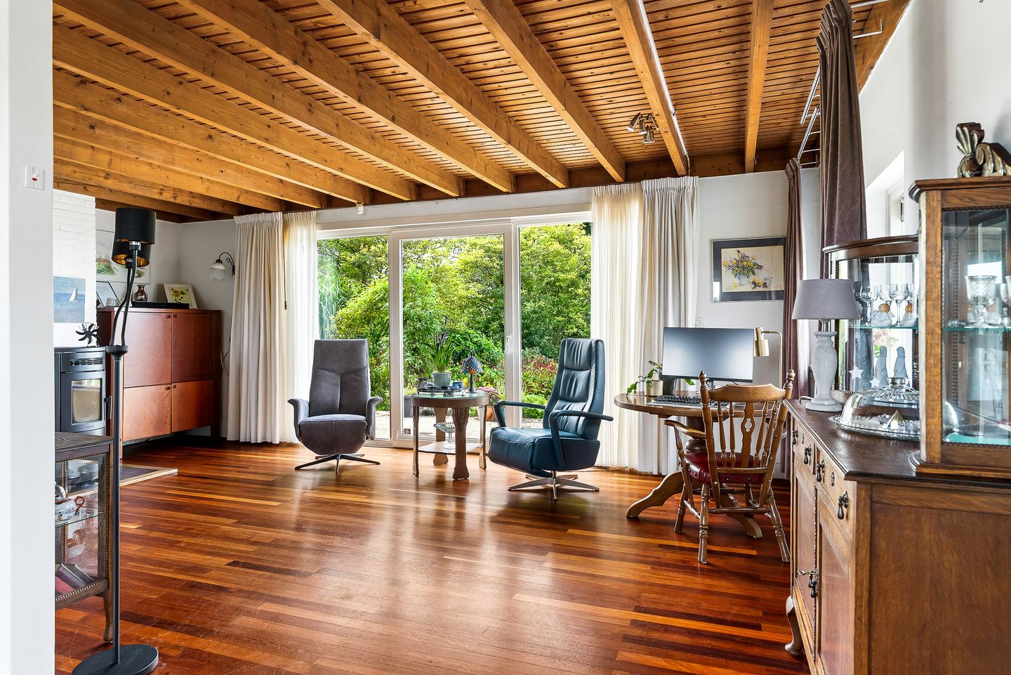 Foto 10 van It String 2