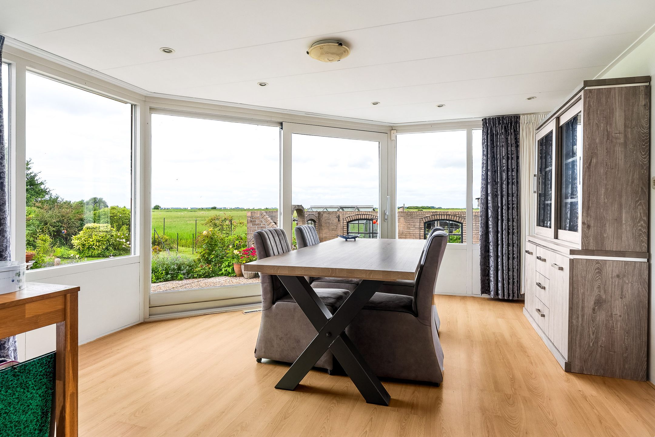 Foto 15 van It String 2