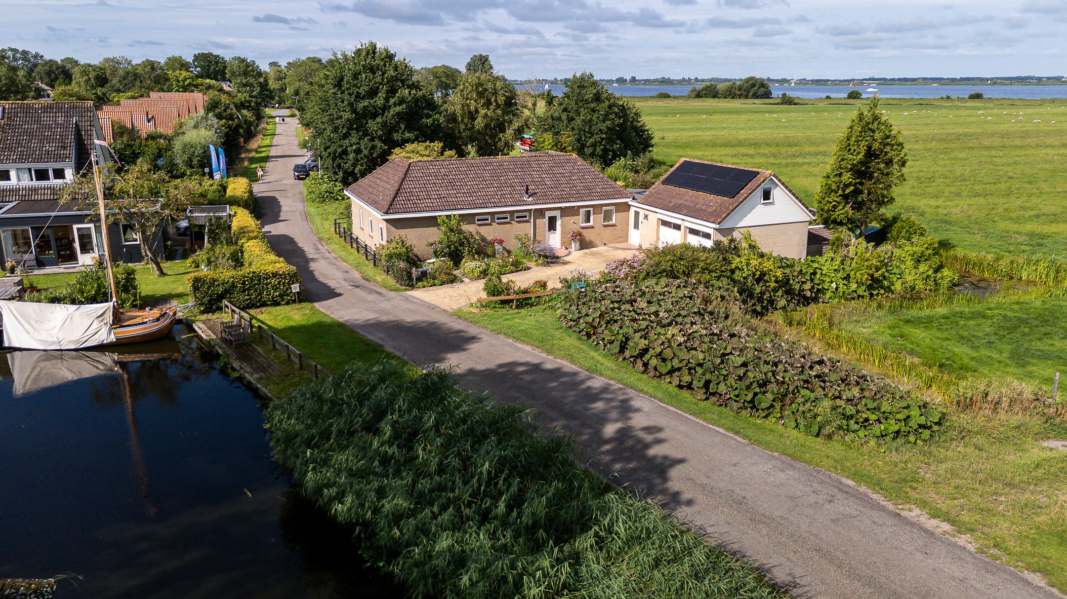 Foto 60 van It String 2