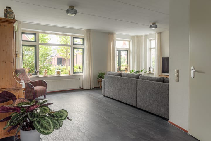 Photo 5 of Van Teijenslaan 1-A