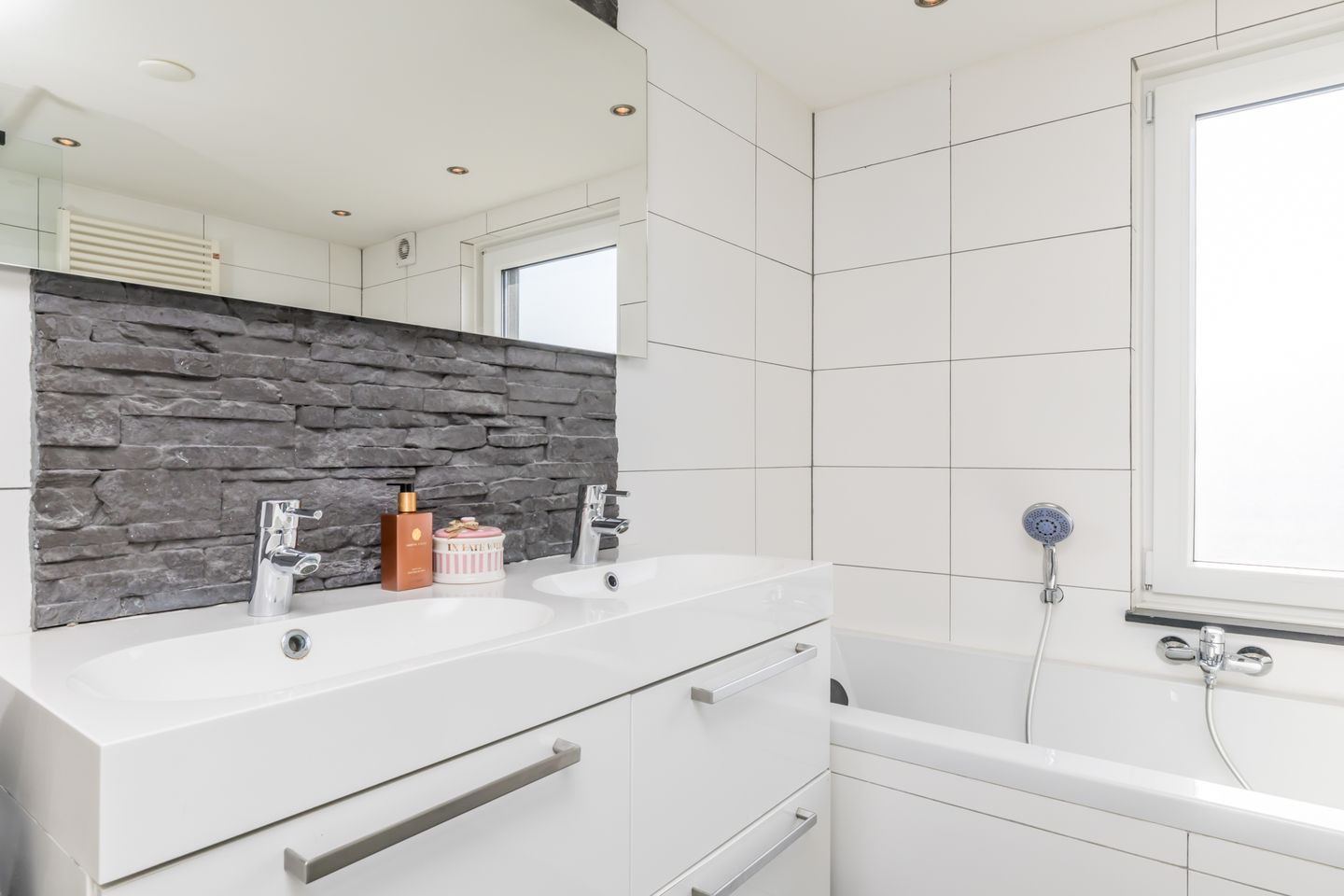 Foto 19 van Dr. Poelsstraat 11