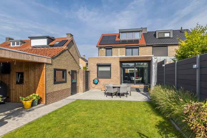 Foto 30 van Dr. Poelsstraat 11