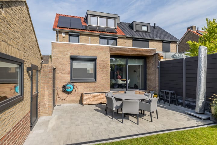 Foto 31 van Dr. Poelsstraat 11