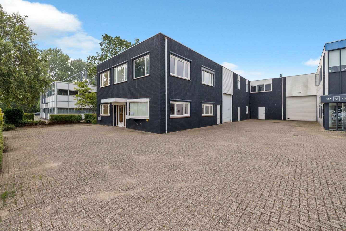 Bekijk foto 1 van Debbemeerstraat 21