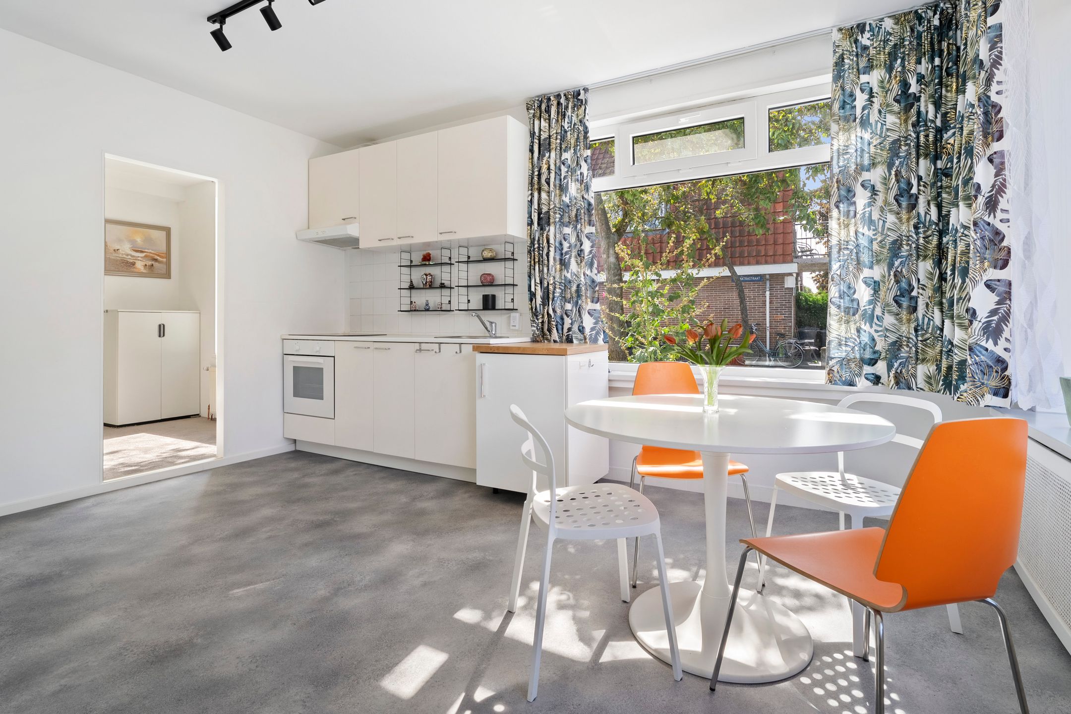 Photo 3 of Borneostraat 23