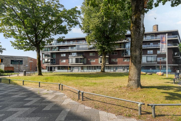 Foto 1 van Banier 72