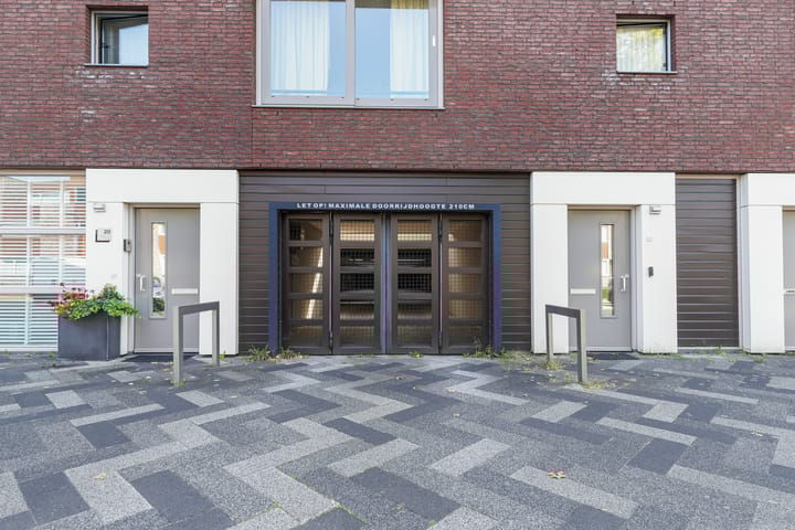 Foto 9 van Banier 72