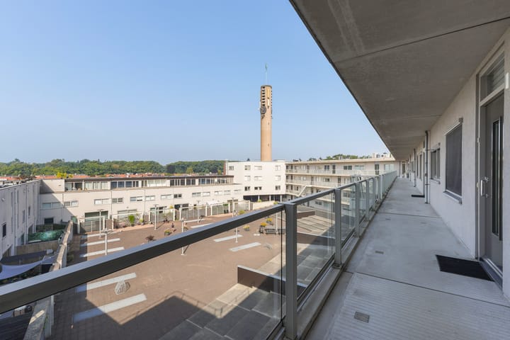 Foto 14 van Banier 72