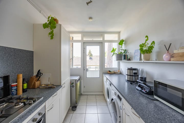 Foto 16 van Plutolaan 70