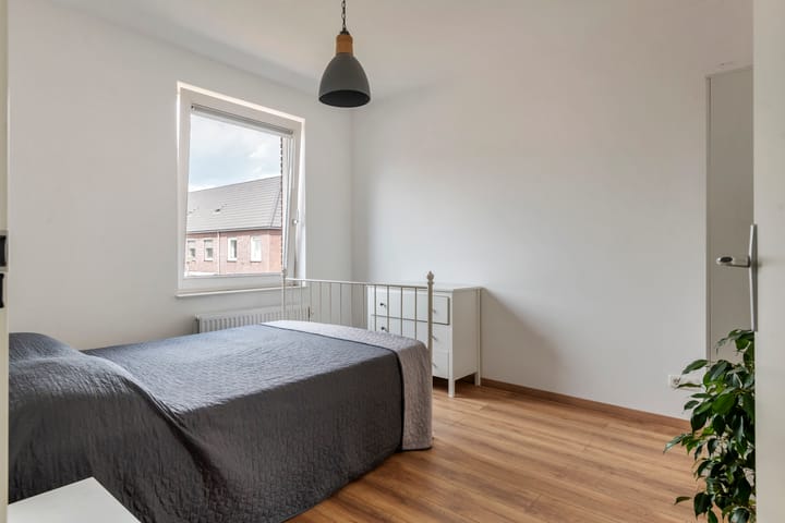 Foto 25 van Esdoornstraat 9