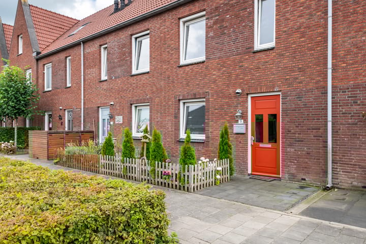 Foto 36 van Esdoornstraat 9