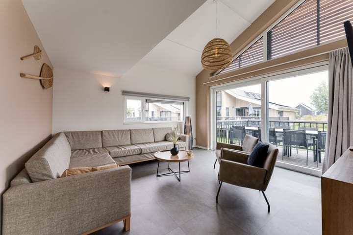 Photo 2 of Langeweg 112-401