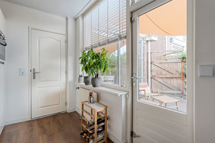 Photo 15 of Soembastraat 24