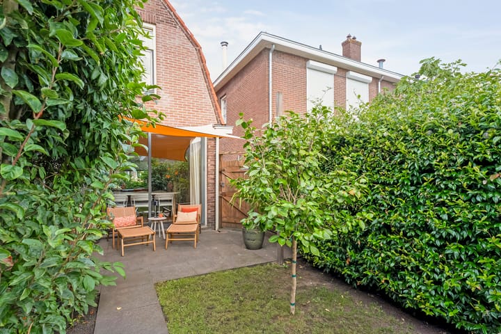 Photo 29 of Soembastraat 24