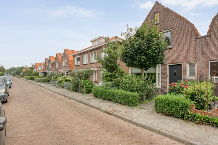 Photo 32 of Soembastraat 24