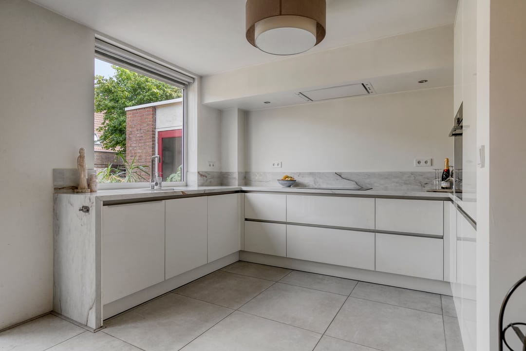 Photo 13 of Roerdomp 91