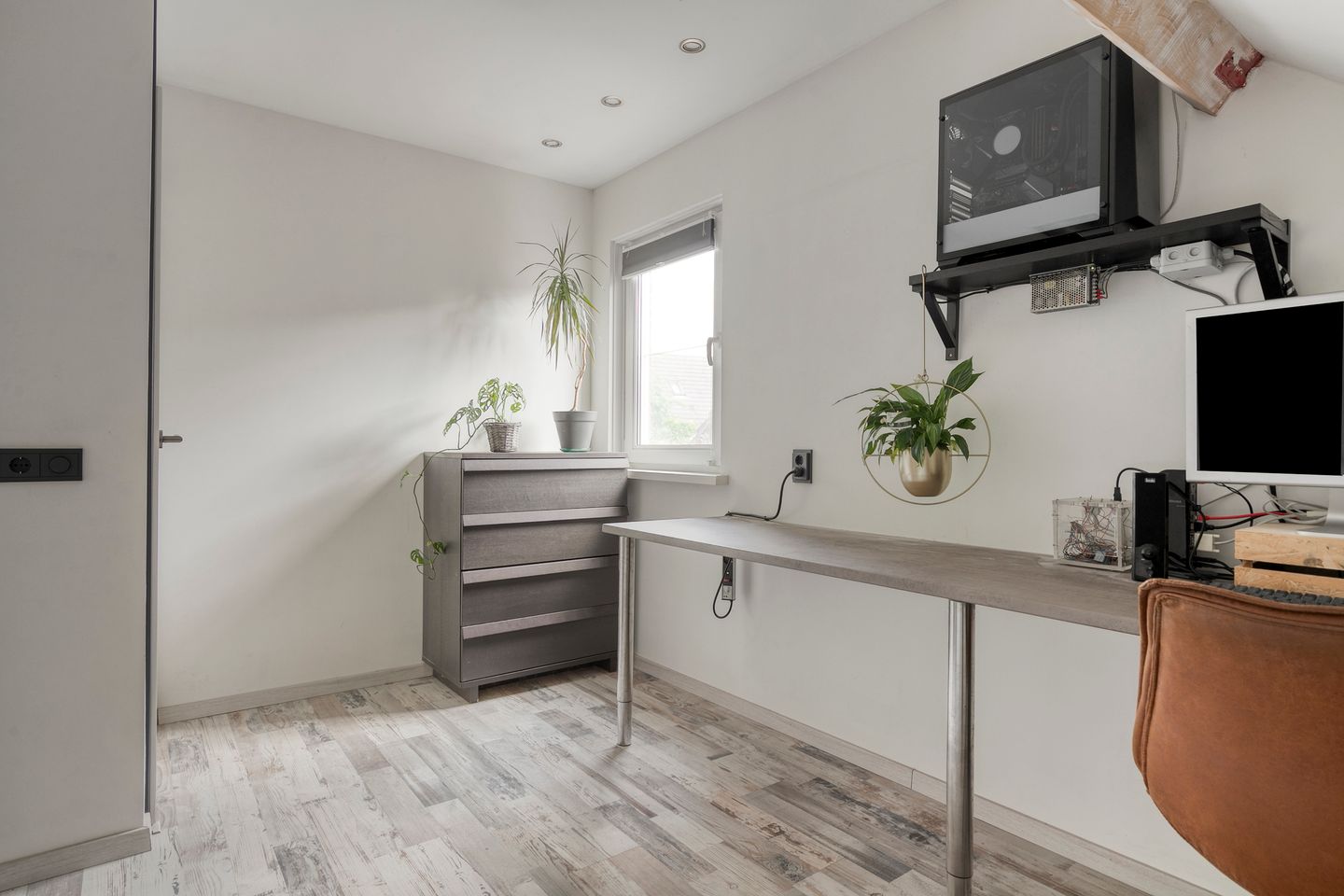 Photo 20 of Roerdomp 91