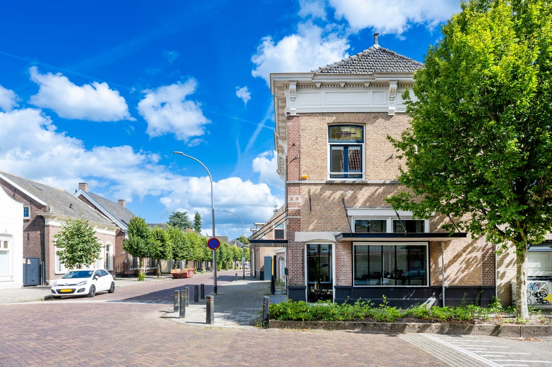 Photo 2 of Loeffstraat 38-A