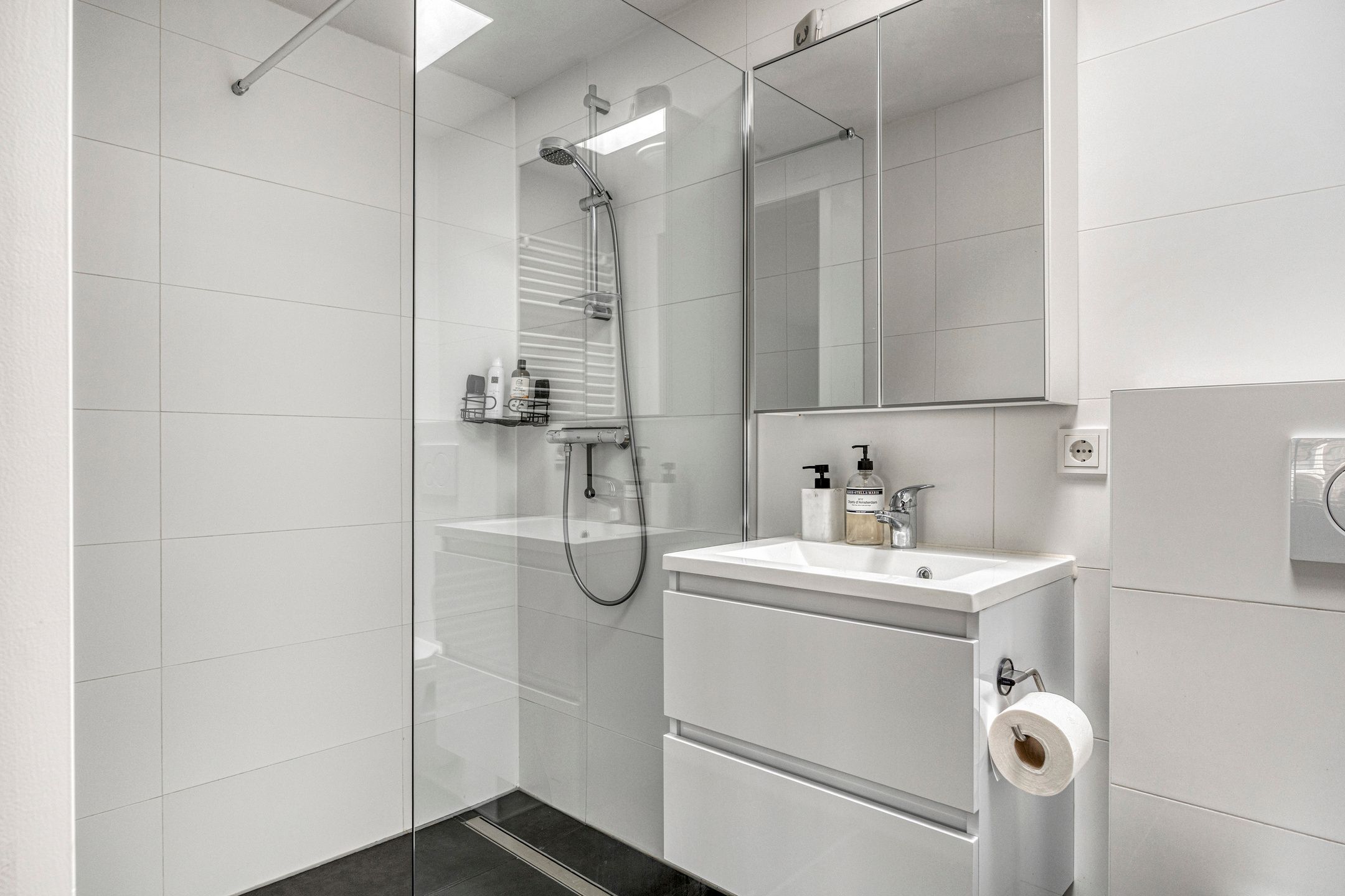 Photo 15 of Loeffstraat 38-A