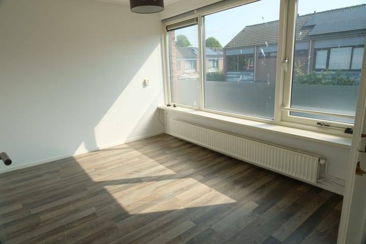 Photo 7 of Meeuwstraat 24