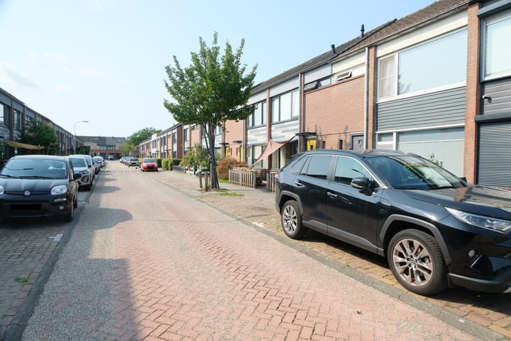 Photo 13 of Meeuwstraat 24