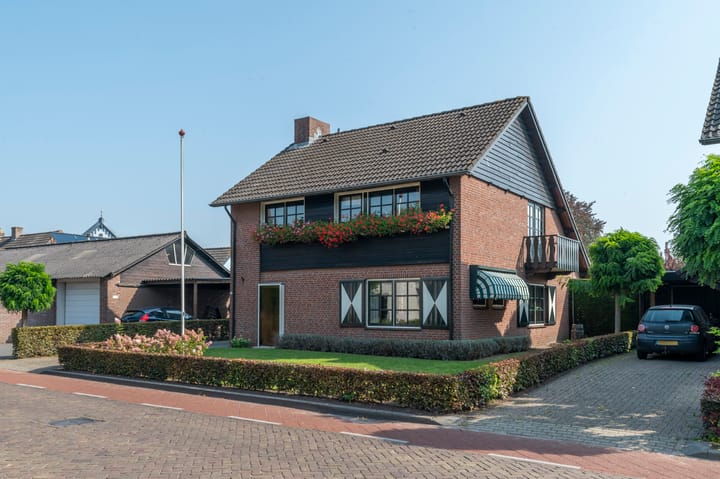 Foto 28 van Pastoor van Tilborgstraat 1