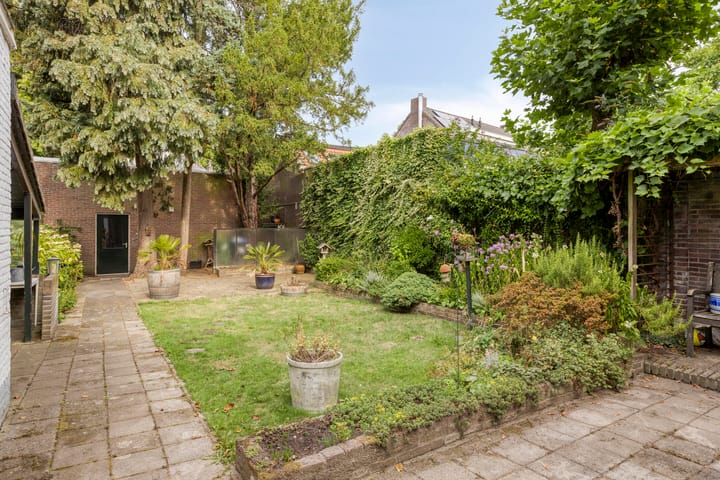 Foto 5 van Hoogstraat 302