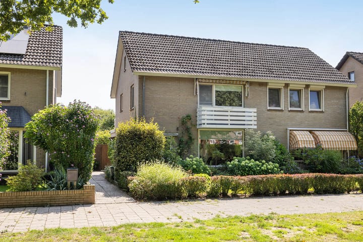 Foto 1 van W.G.A.J. Röringstraat 10