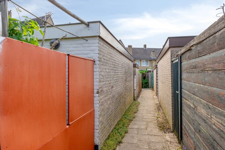 Photo 31 of Begoniastraat 16