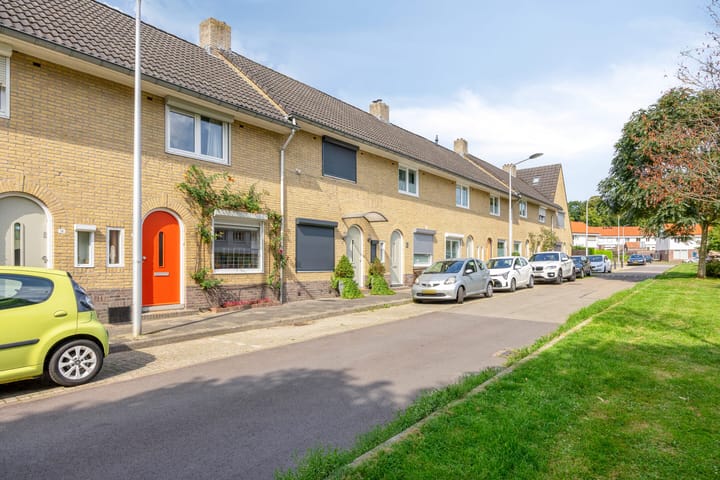 Photo 34 of Begoniastraat 16