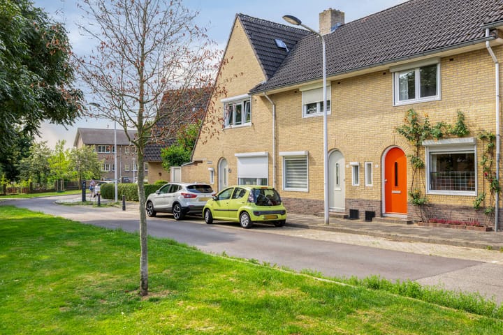 Photo 35 of Begoniastraat 16